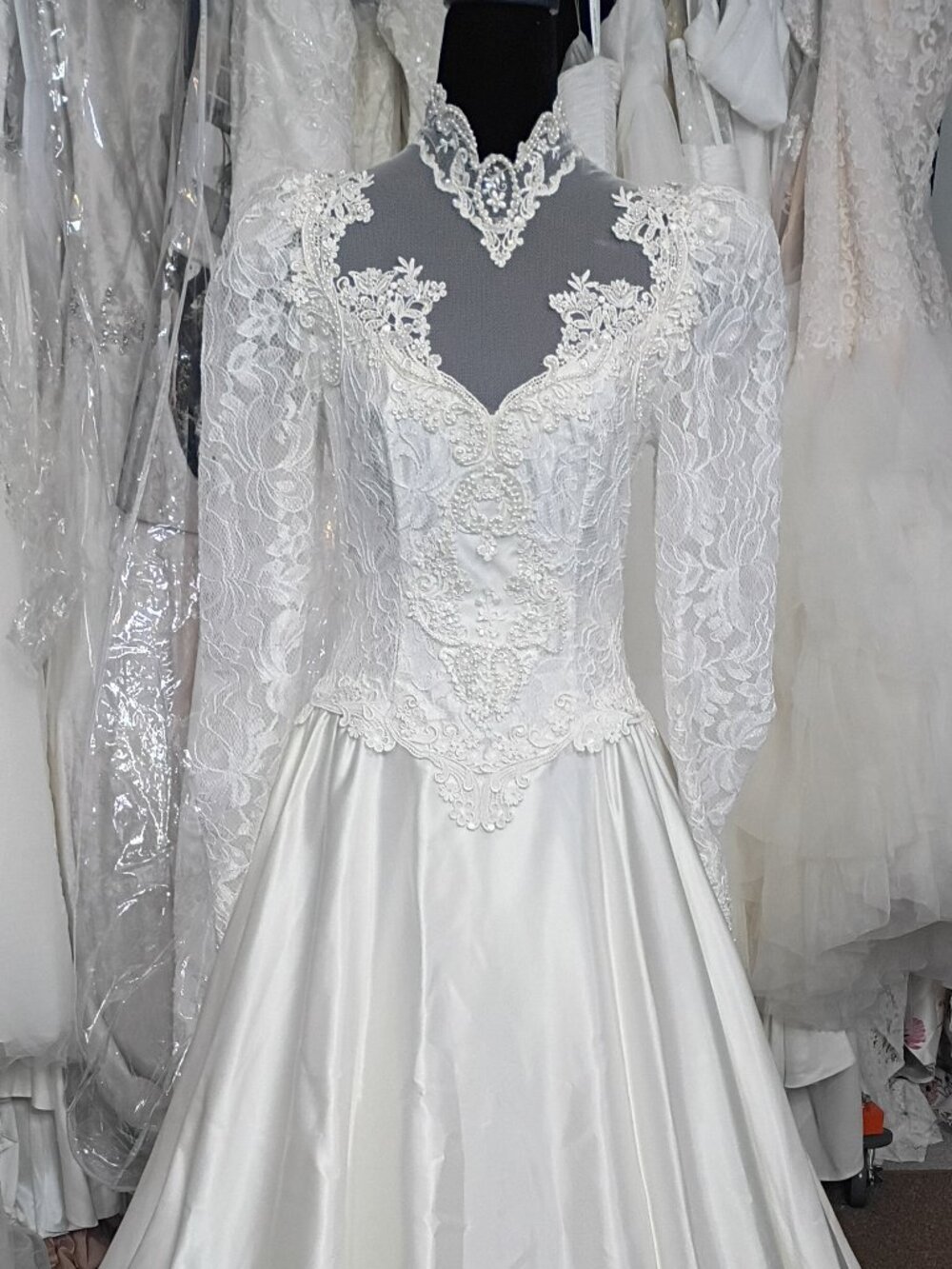 Vintage Ivory Silk Satin Lace Wedding Dress Sz 8 - Picture 4 of 11